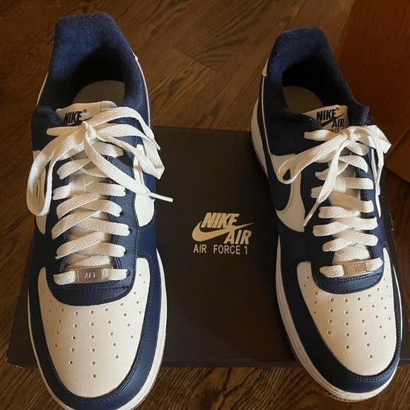 Nike Air Force 1 Low ‘07 LV8 Men Size 10 Sail/Midnight Navy NIB - Picture 1 of 6
